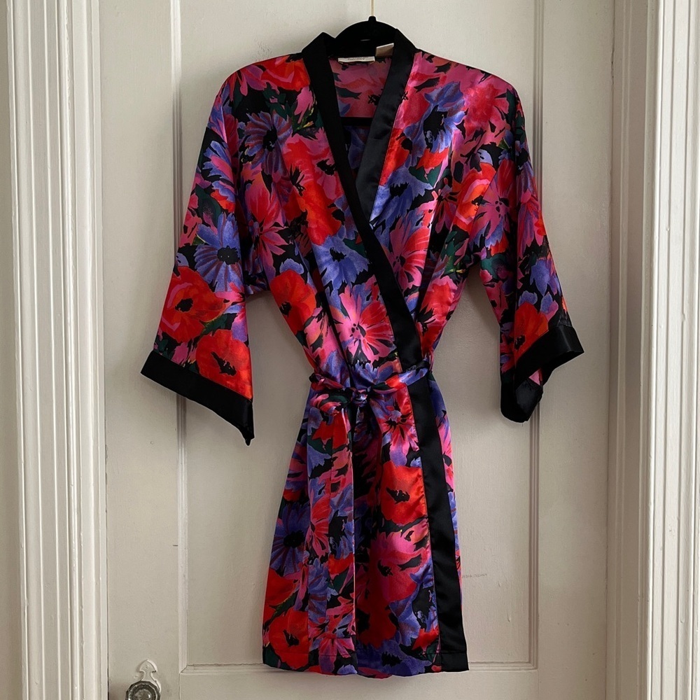 Vintage 90s Victoria’s Secret Gold Tag Satin Floral Kimono Style Robe Size M